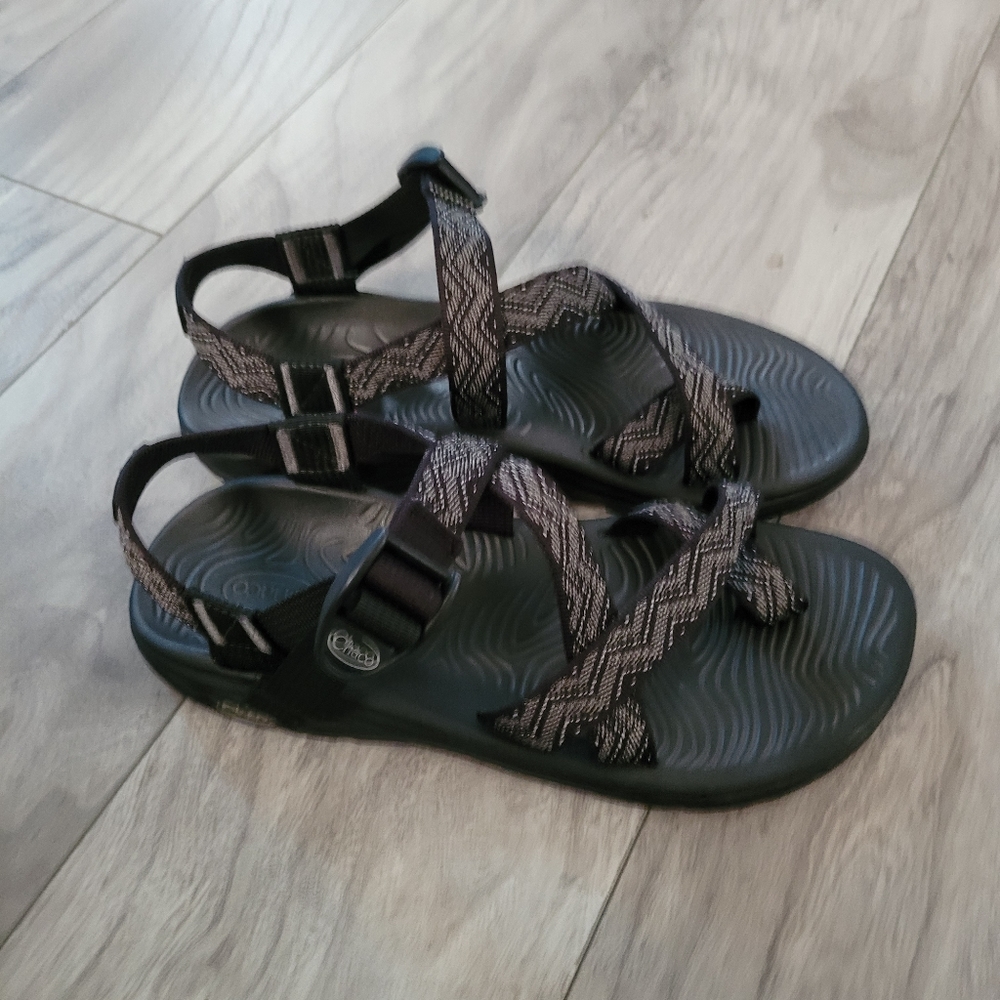 Chaco Black Silver Hiking Water Sandals size 8